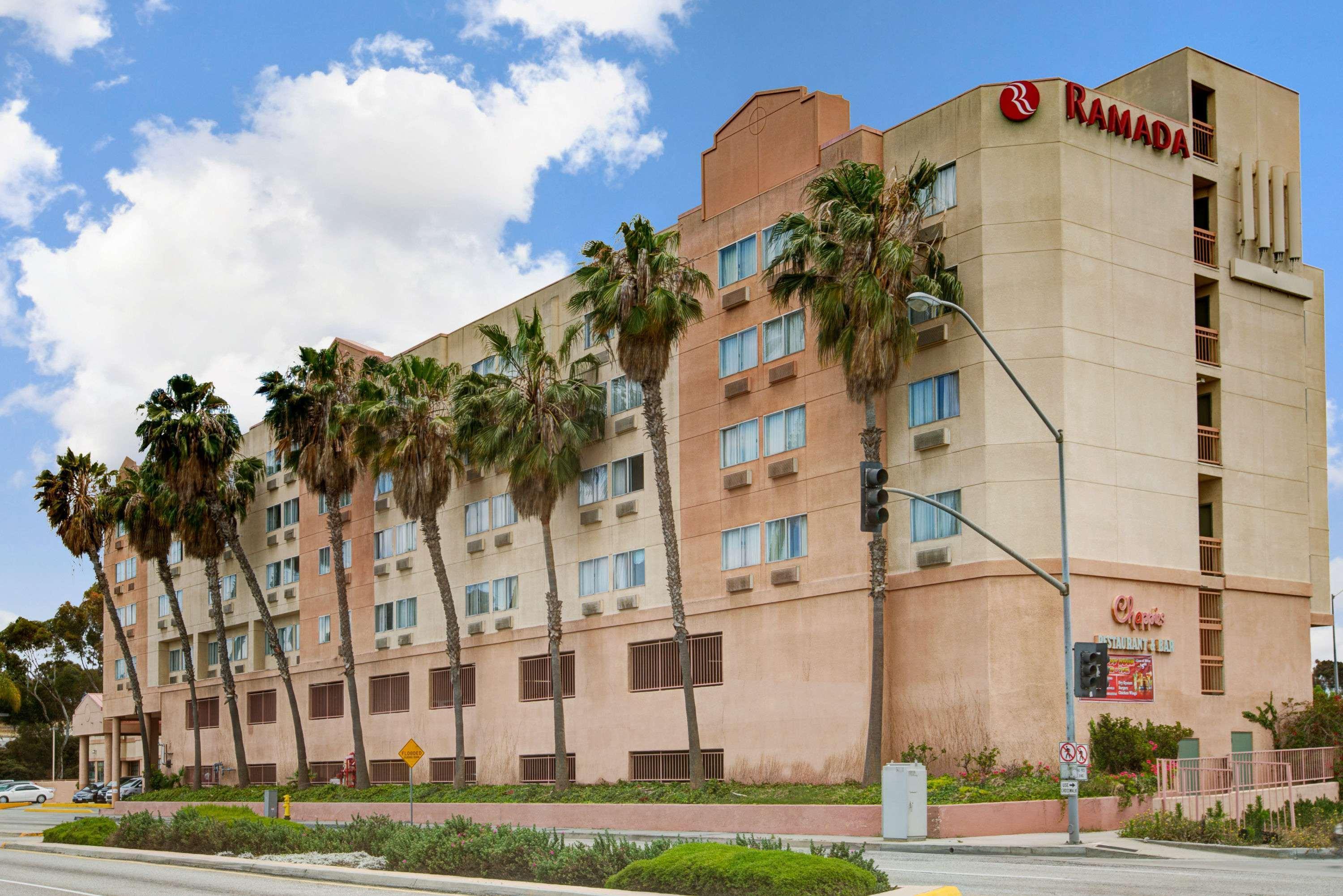 Ramada By Wyndham Hawthorne/Lax Hotel Exterior photo